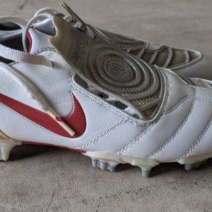 Nike Total 90 Laser II Men's Cleats